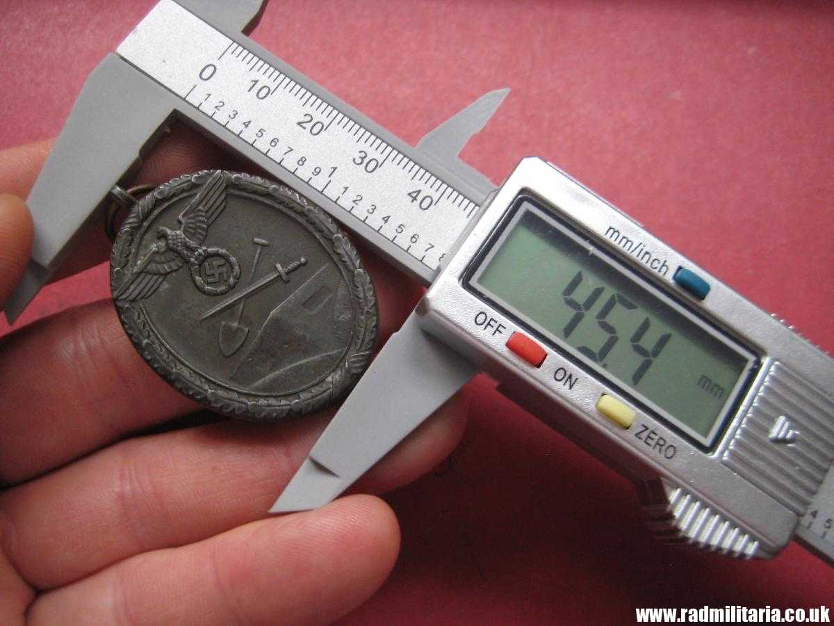 *& WW2 German WESTWALL Medal DEUTSCHES SCHUTZWALL-EHRENZEICH zinc MEDAL. genuine ! - Image 10