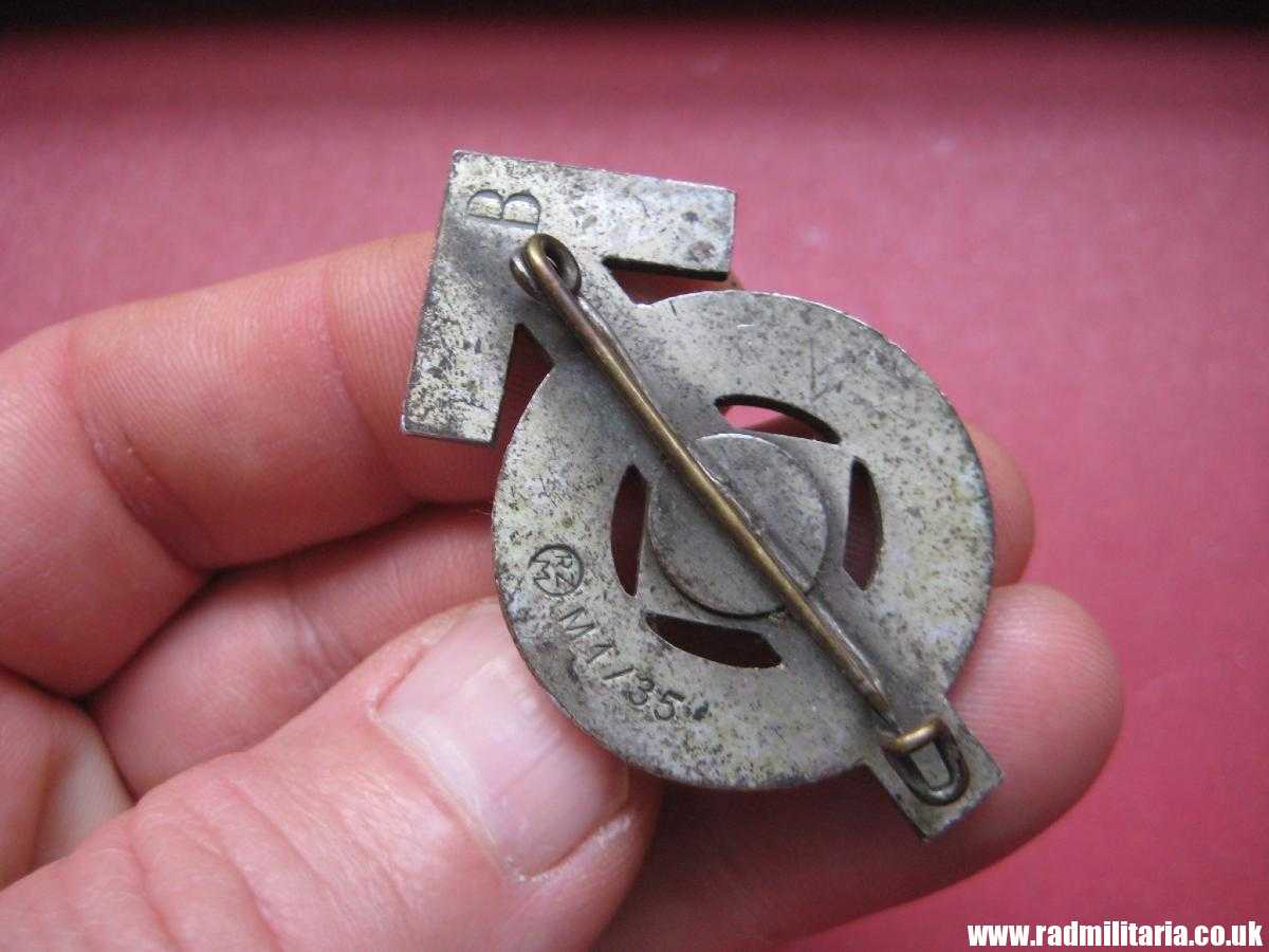 *& WW2 German HitlerJugend BADGE - FUR LEISTUNGEN IN DER H.J. - maker: RZM M1/35 - Image 3