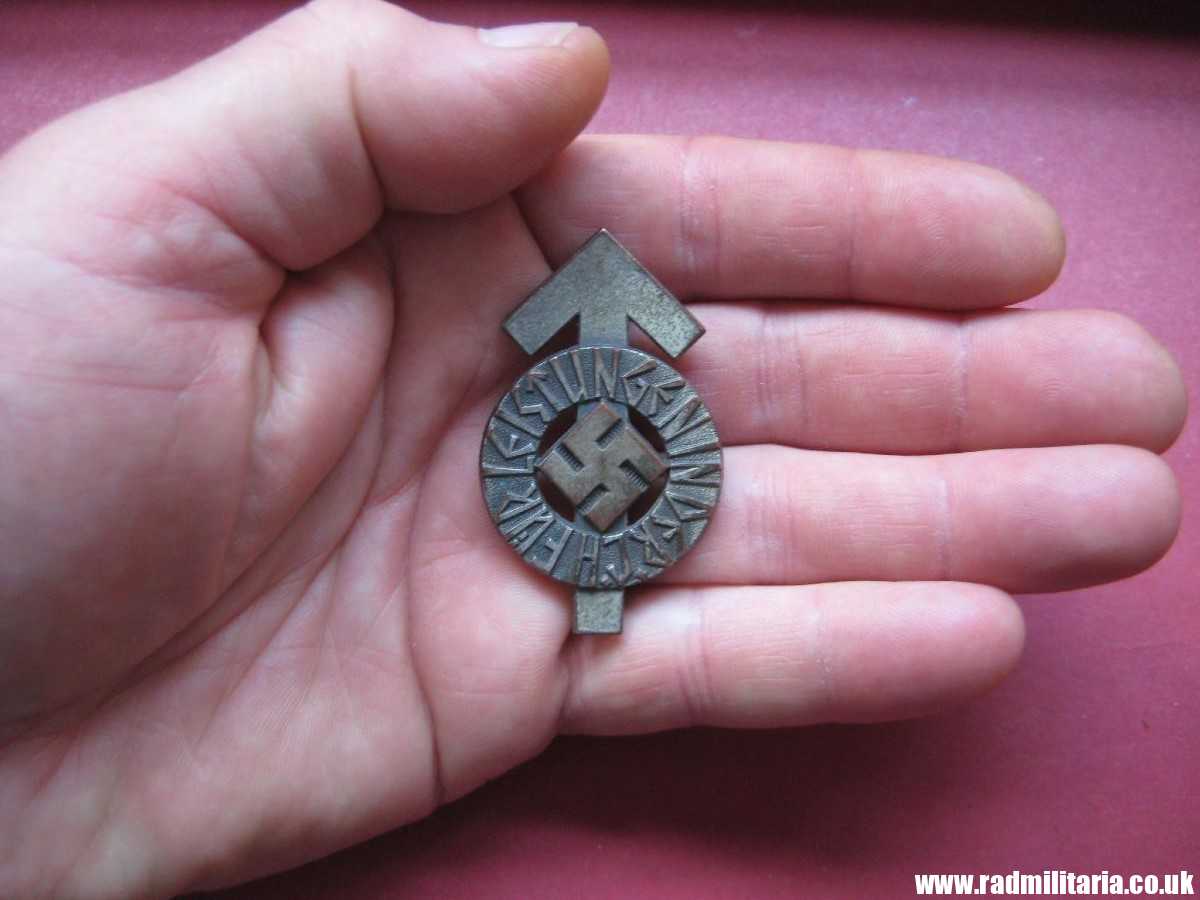 *& WW2 German HitlerJugend BADGE - FUR LEISTUNGEN IN DER H.J. - maker: RZM M1/35 - Image 13