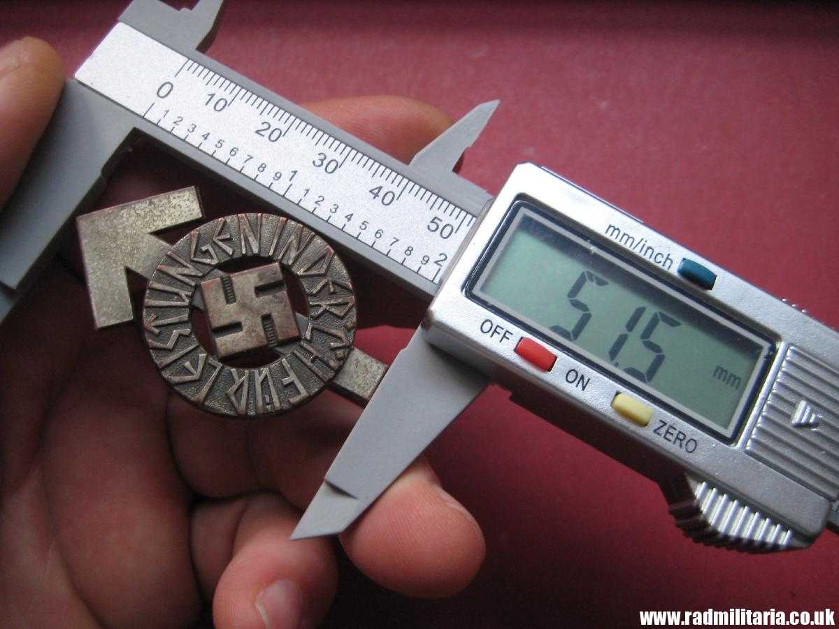 *& WW2 German HitlerJugend BADGE - FUR LEISTUNGEN IN DER H.J. - maker: RZM M1/35 - Image 9