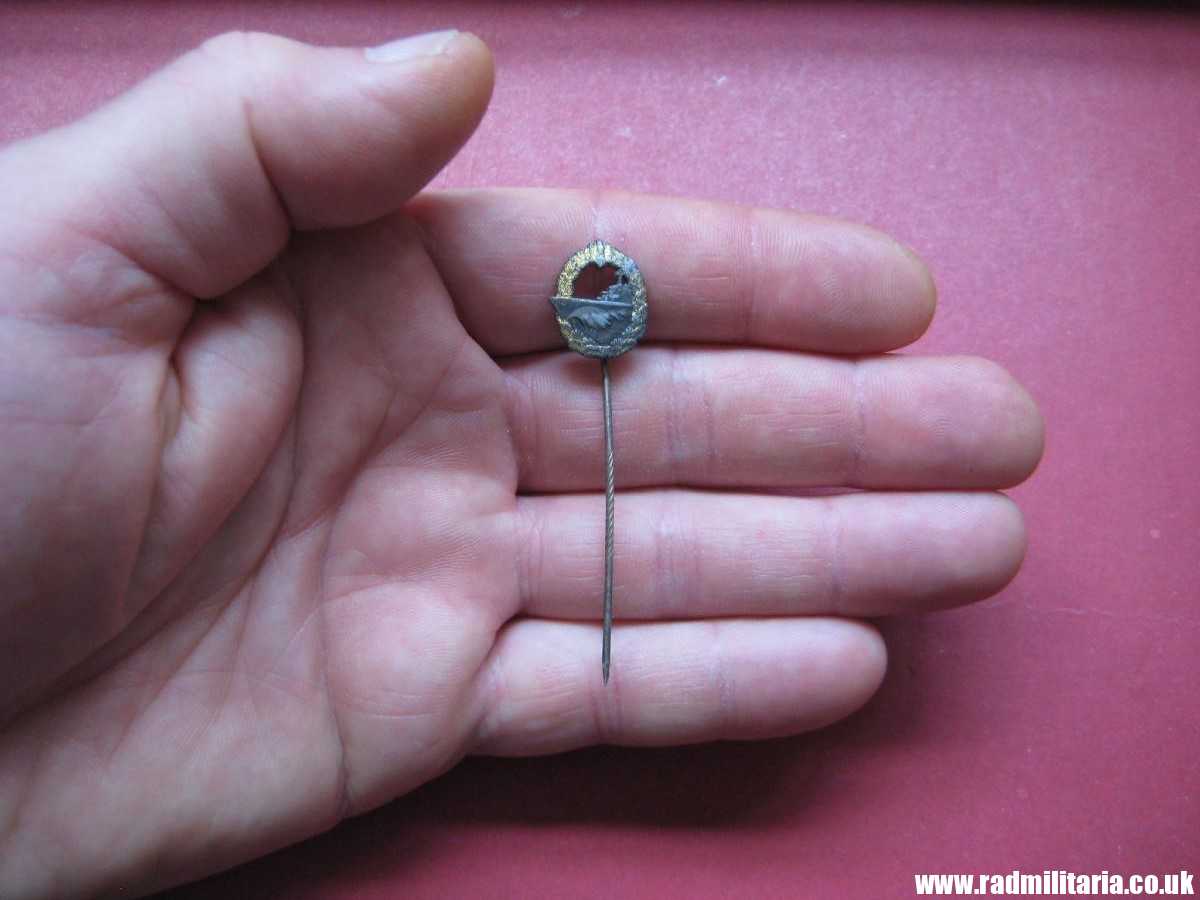 *& original WW2 German KRIEGSMARINE miniature DESTROYER WAR BADGE zinc pin badge. - Image 3