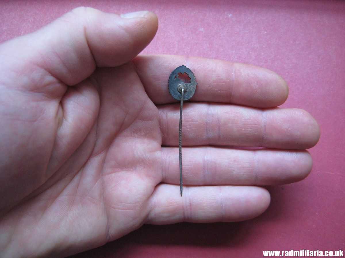 *& original WW2 German KRIEGSMARINE miniature DESTROYER WAR BADGE zinc pin badge. - Image 12