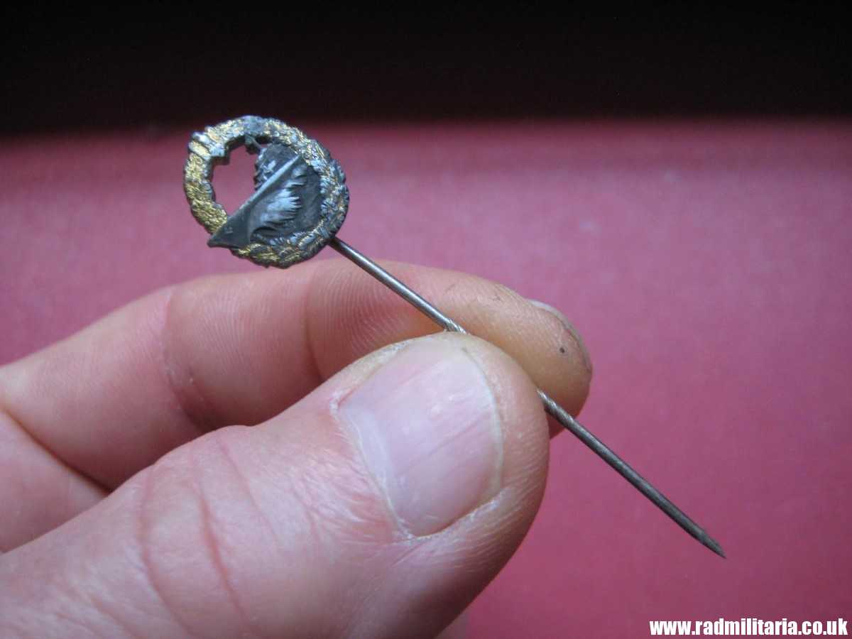 *& original WW2 German KRIEGSMARINE miniature DESTROYER WAR BADGE zinc pin badge. - Image 17