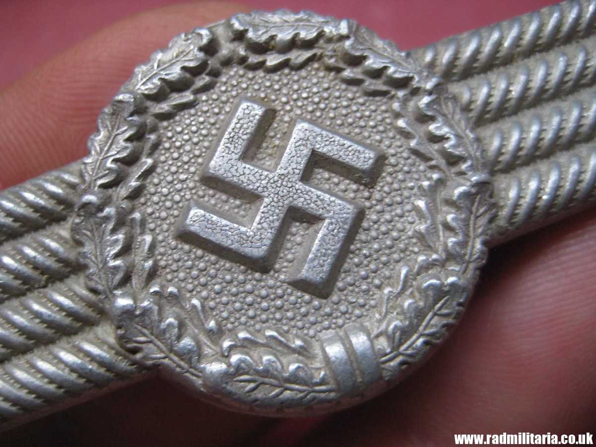 *& WW2 original German LUFTWAFFE Civilian personnel workers VISOR CAP BADGE, aluminum. - Image 3