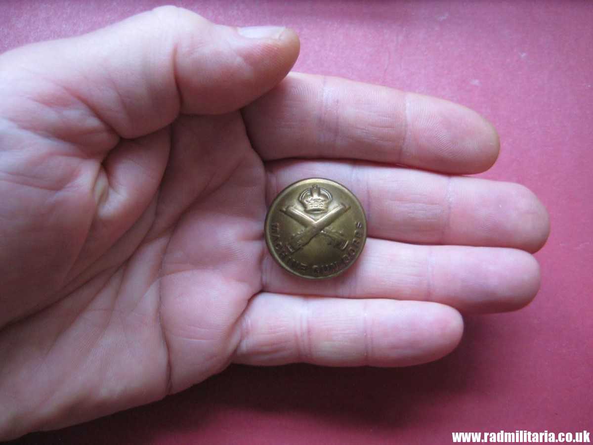 *& WW1 British MILITARY BUTTON - Machine Gun Corps MGC. large size button, size 26.3mm. - Image 4