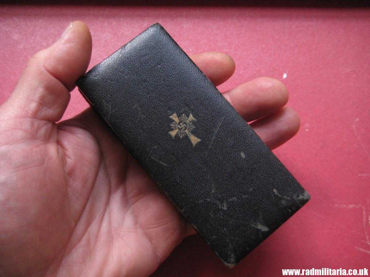 & WW2 original German enamel CROSS - DER DEUTSCHEN MUTTER - Gold class with original BOX, C.E. Juncker Berlin. - Image 11