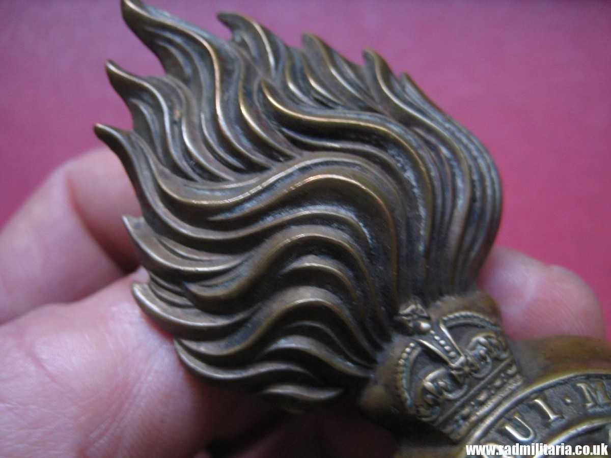 & WW1/WW2? British Army Royal Fusiliers Busby BADGE with King's Crown, genuine. - Image 15