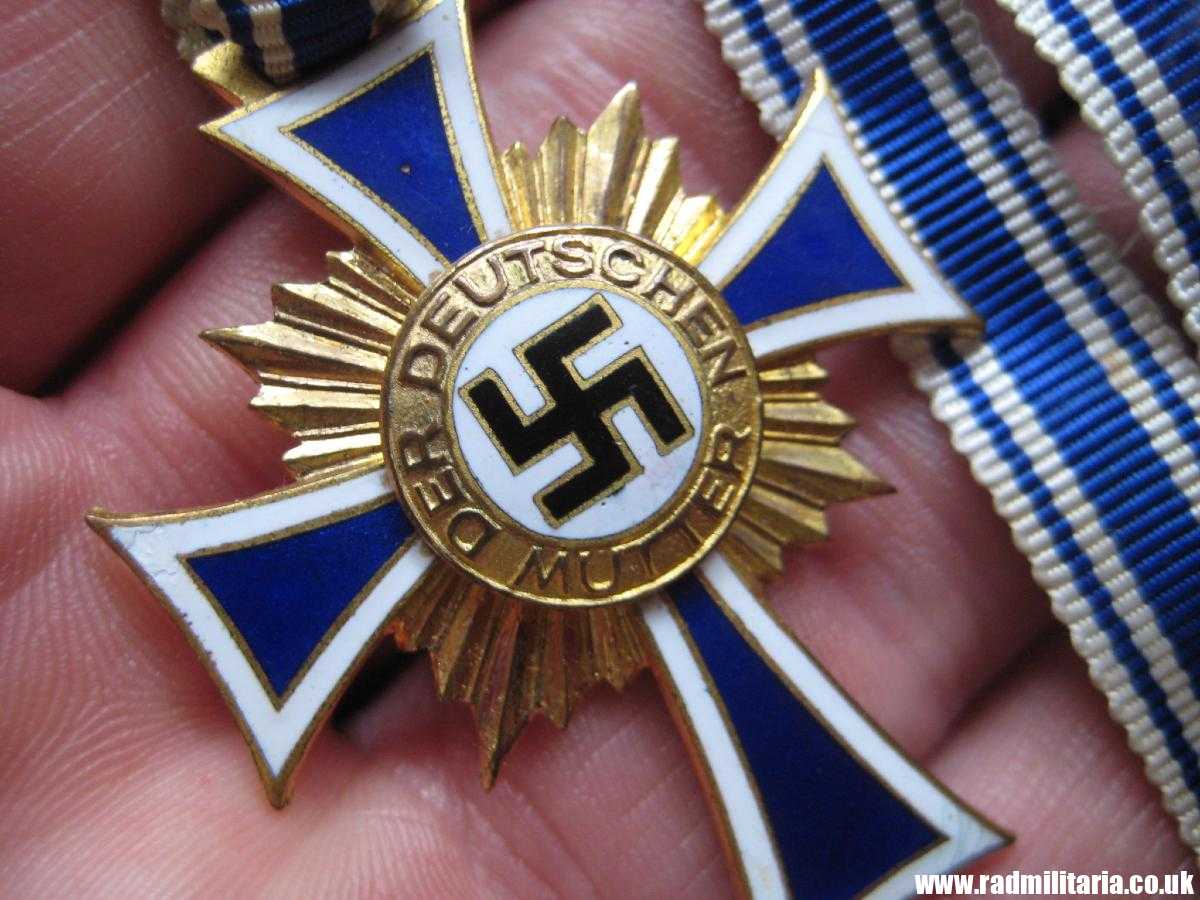 & WW2 original German enamel CROSS - DER DEUTSCHEN MUTTER - Gold class with original BOX, C.E. Juncker Berlin. - Image 20