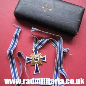 & WW2 original German enamel CROSS - DER DEUTSCHEN MUTTER - Gold class with original BOX, C.E. Juncker Berlin.