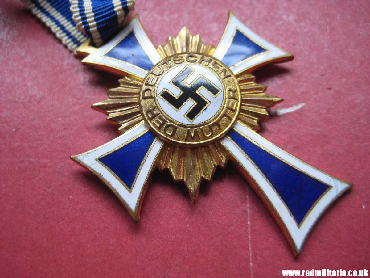 & WW2 original German enamel CROSS - DER DEUTSCHEN MUTTER - Gold class with original BOX, C.E. Juncker Berlin. - Image 29