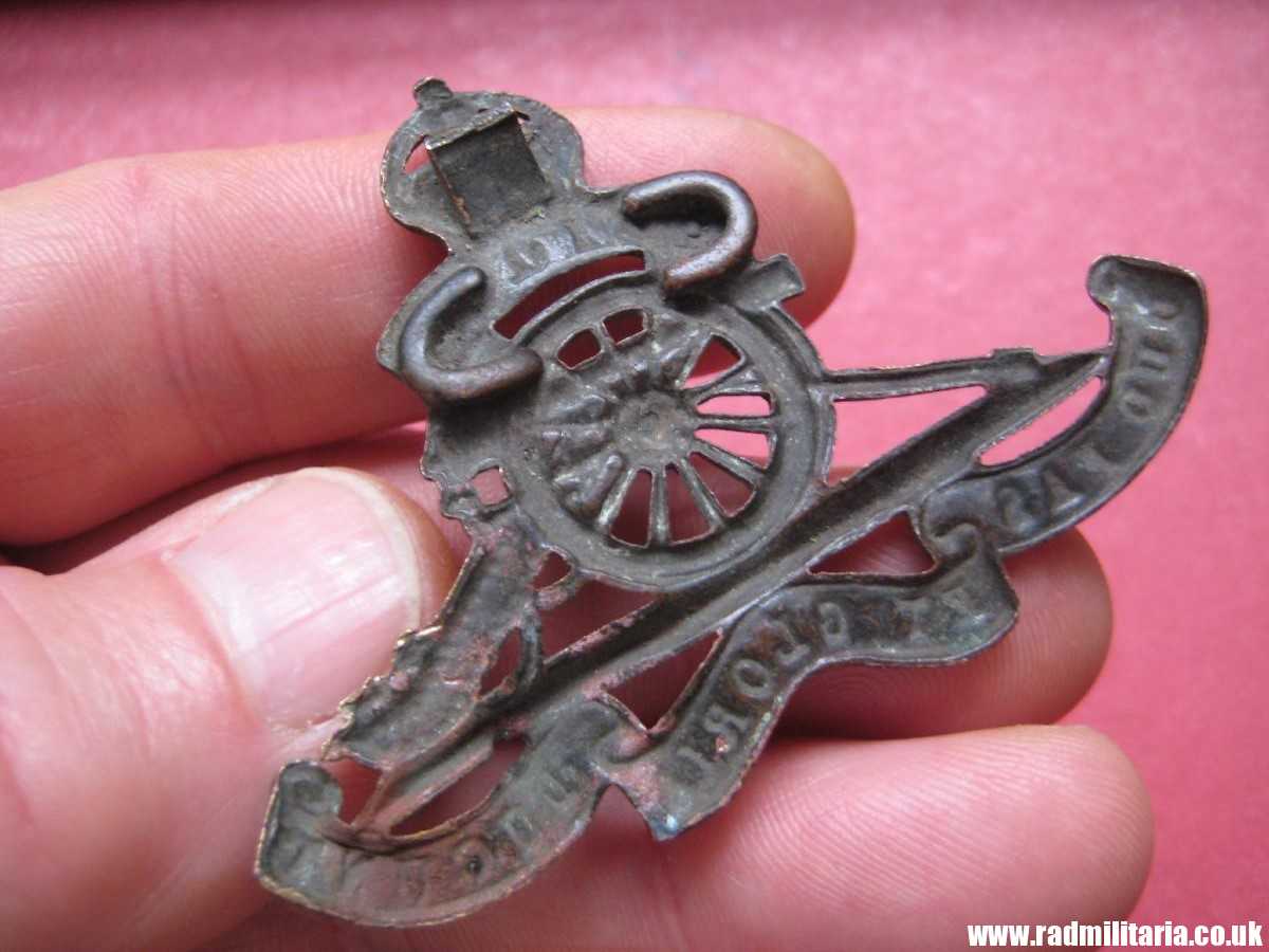 & WW1 original British CAP BADGE - ARTILLERY metal detecting find, 100% genuine. - Image 5