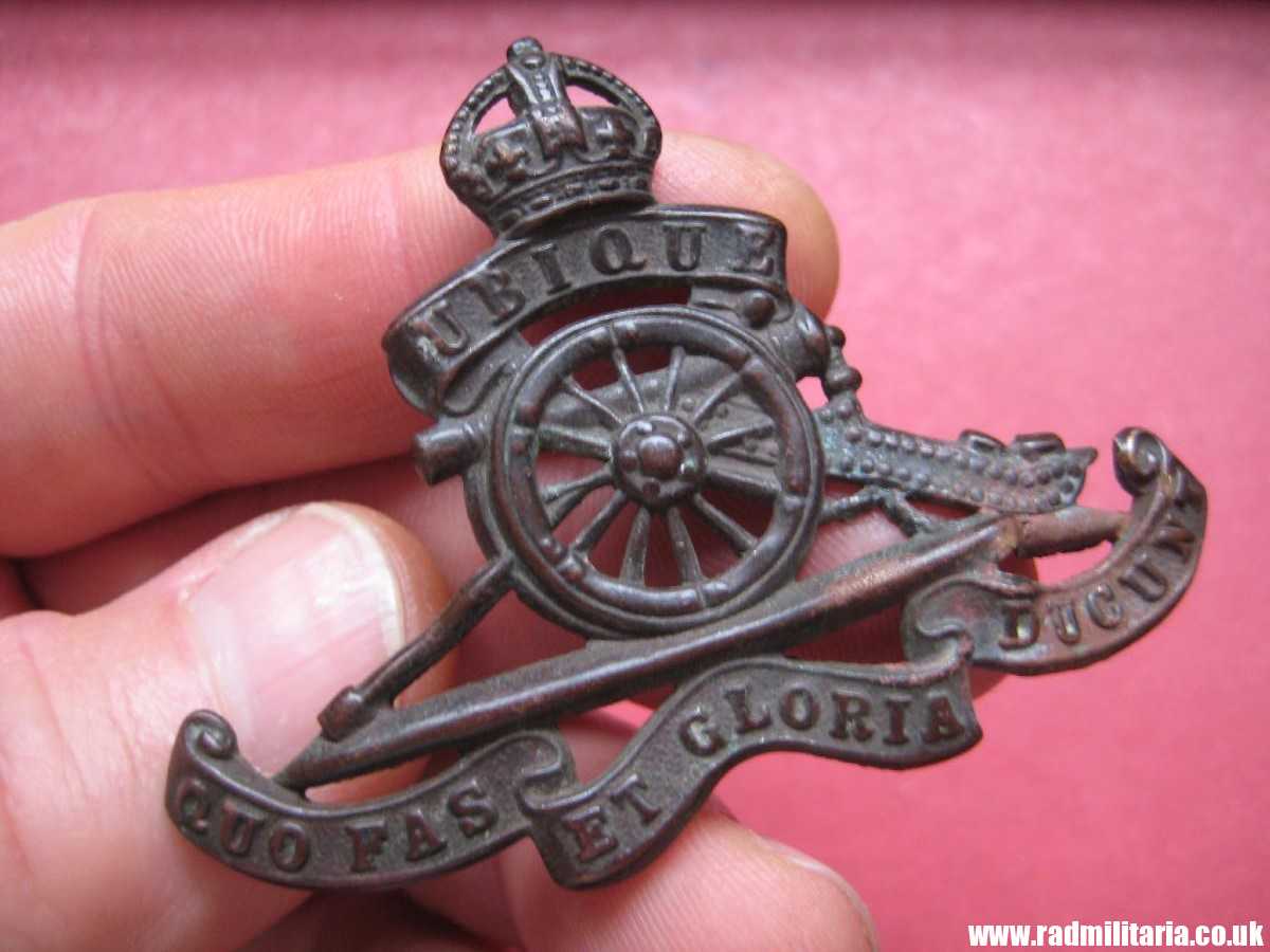 & WW1 original British CAP BADGE - ARTILLERY metal detecting find, 100% genuine.