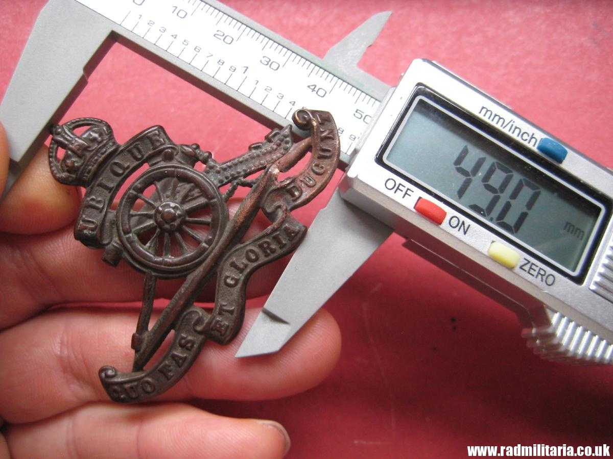 & WW1 original British CAP BADGE - ARTILLERY metal detecting find, 100% genuine. - Image 11