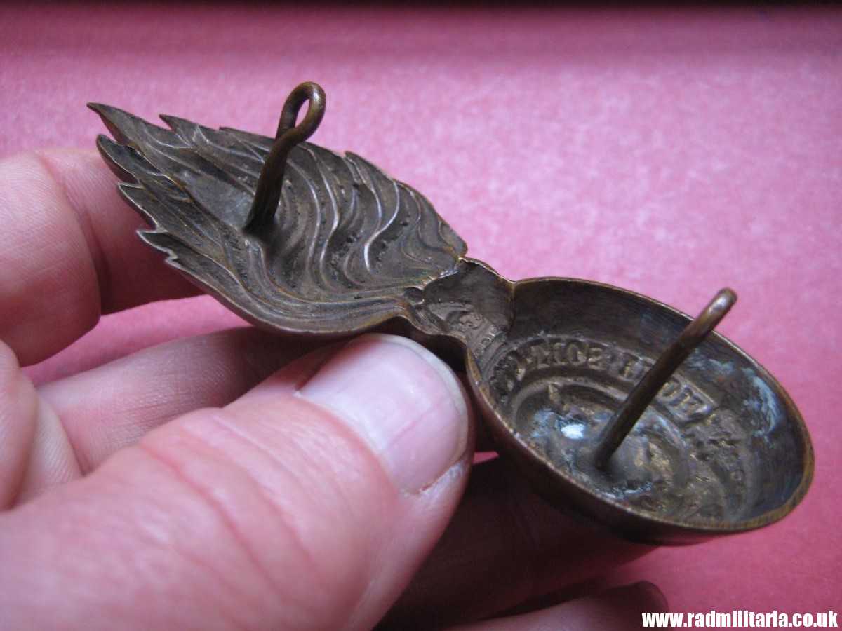 & WW1/WW2? British Army Royal Fusiliers Busby BADGE with King's Crown, genuine. - Image 23