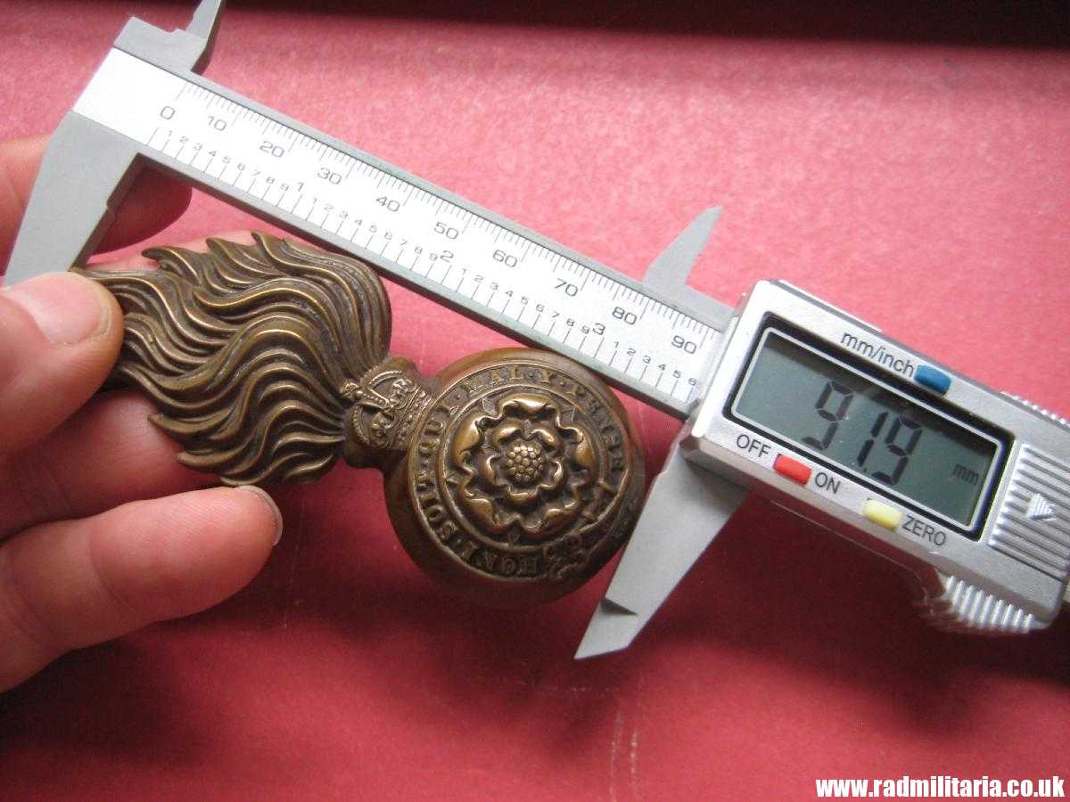 & WW1/WW2? British Army Royal Fusiliers Busby BADGE with King's Crown, genuine. - Image 27