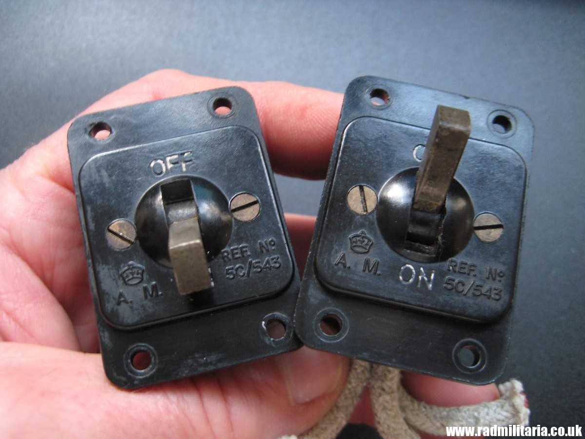 & WW2 original old RAF SWITCH ON/OFF, Spitfire, Hurricane A.M. - SET of 2. - Image 2