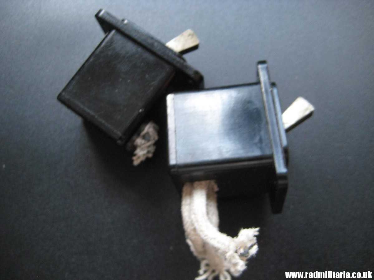 & WW2 original old RAF SWITCH ON/OFF, Spitfire, Hurricane A.M. - SET of 2. - Image 6
