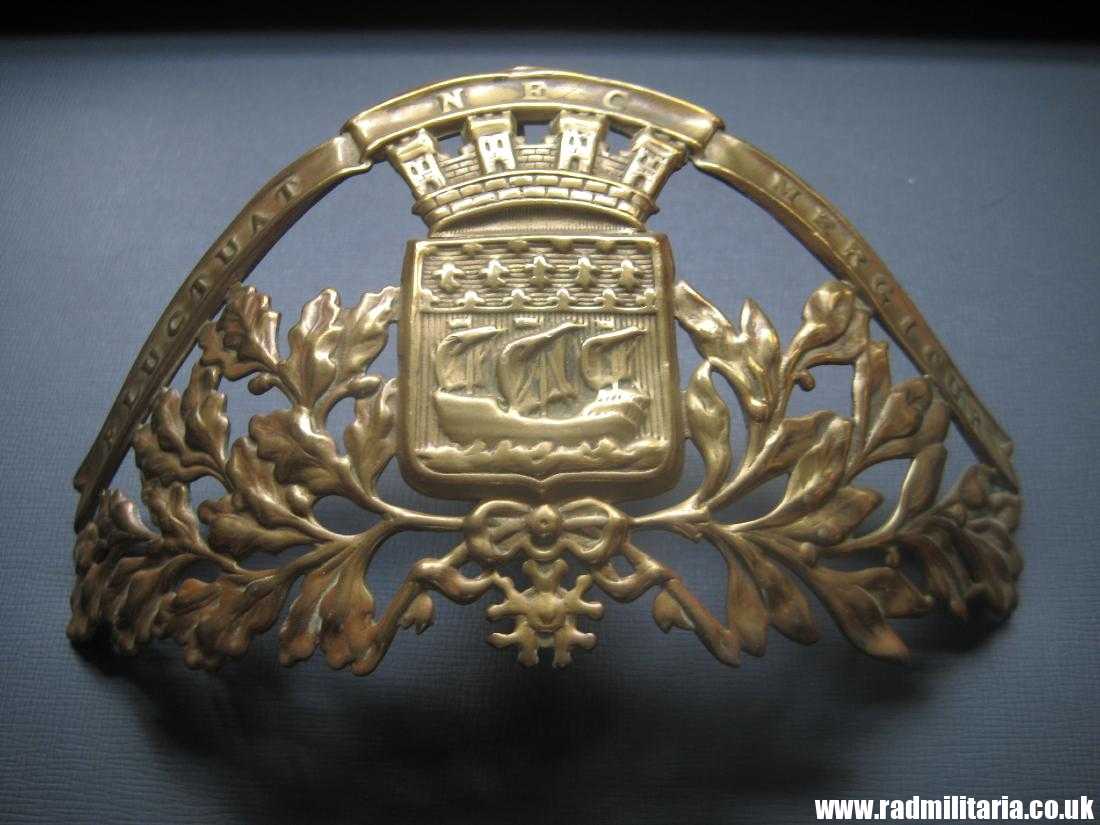 & WW1/WW2 original Brass HELMET BADGE Firebrigade - Paris, France. - Image 9