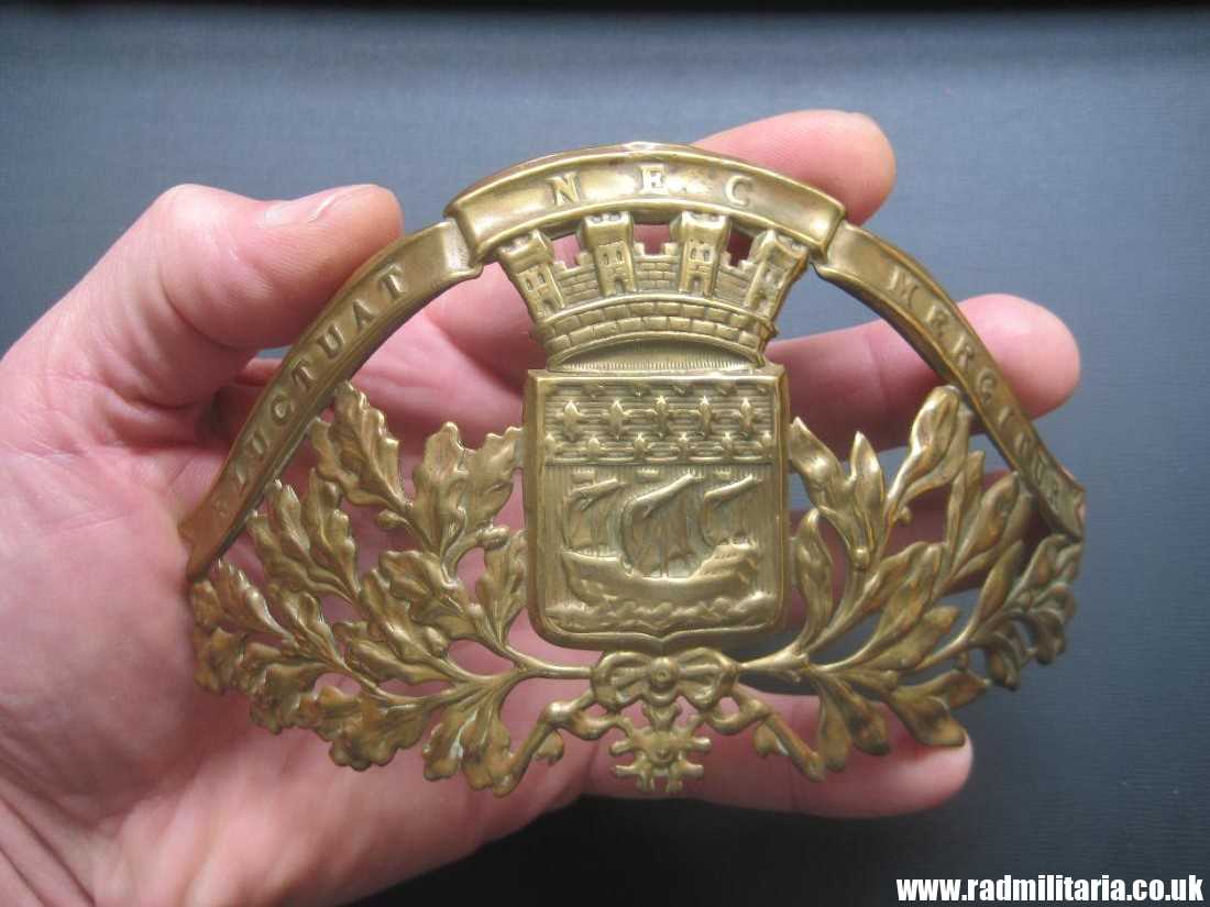 & WW1/WW2 original Brass HELMET BADGE Firebrigade - Paris, France. - Image 2