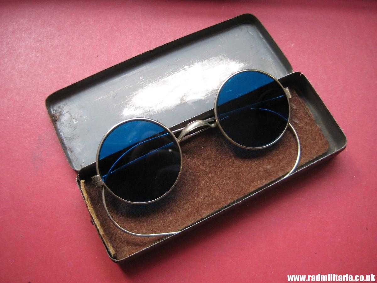 & original WW2 German Army GLASSES with BOX - FLAK Schw. Brille grun - rare set !! - Image 4