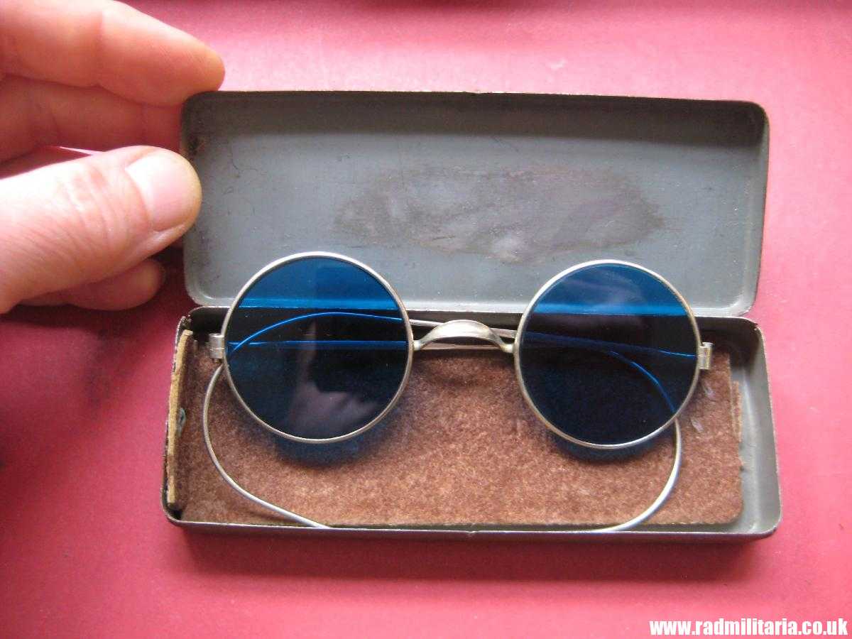 & original WW2 German Army GLASSES with BOX - FLAK Schw. Brille grun - rare set !! - Image 6