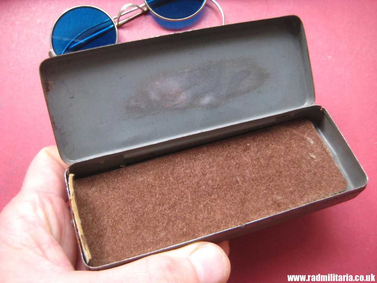 & original WW2 German Army GLASSES with BOX - FLAK Schw. Brille grun - rare set !! - Image 10