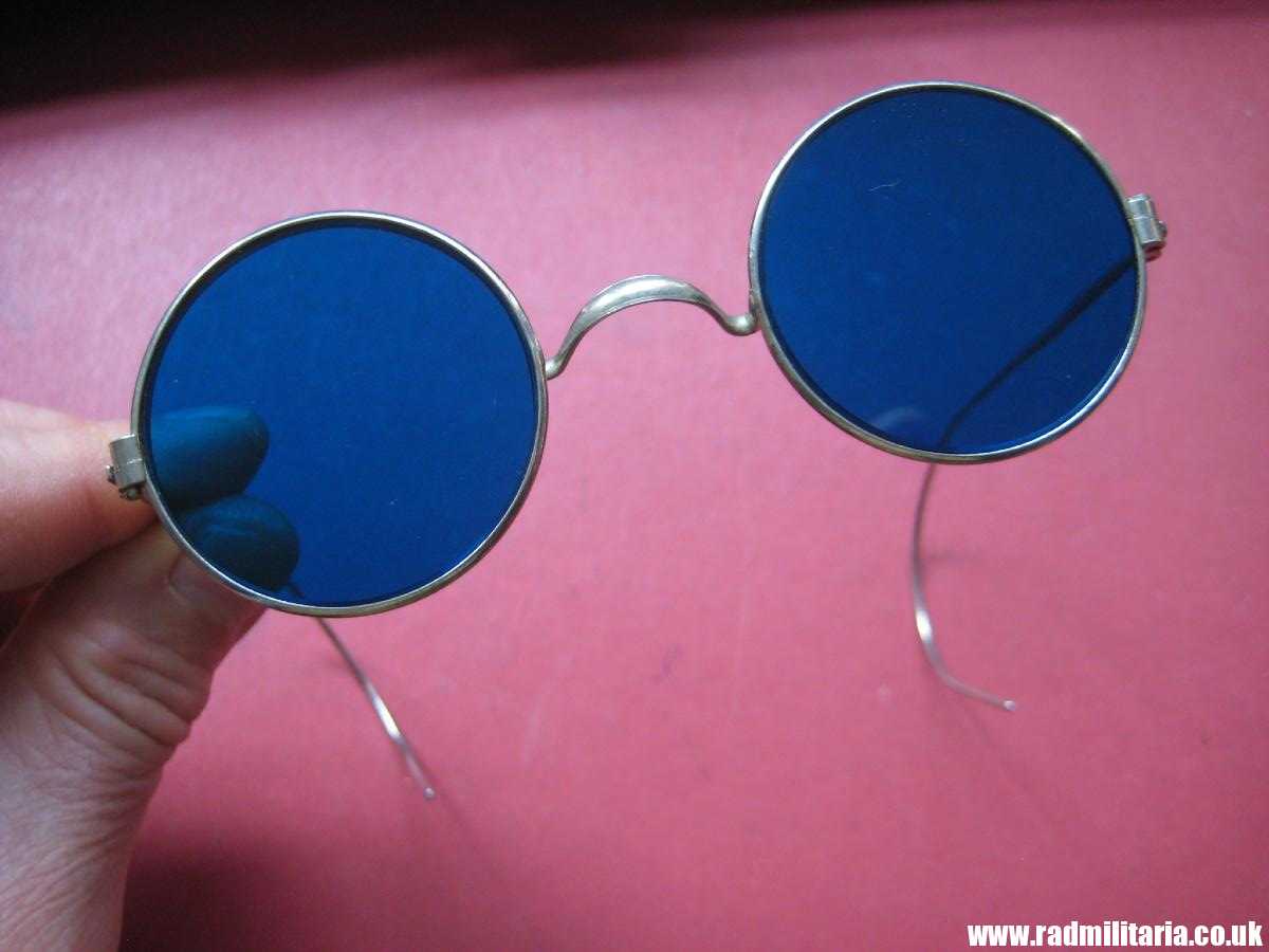 & original WW2 German Army GLASSES with BOX - FLAK Schw. Brille grun - rare set !! - Image 5