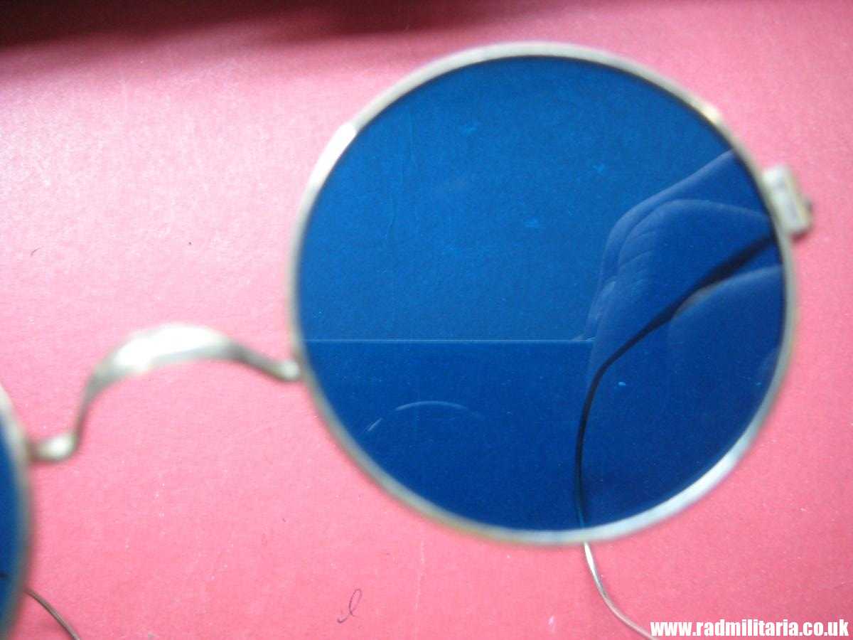 & original WW2 German Army GLASSES with BOX - FLAK Schw. Brille grun - rare set !! - Image 11