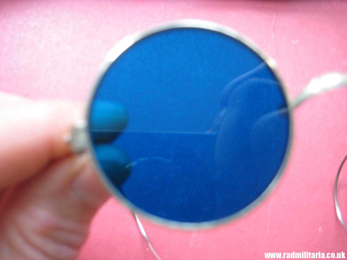 & original WW2 German Army GLASSES with BOX - FLAK Schw. Brille grun - rare set !! - Image 12