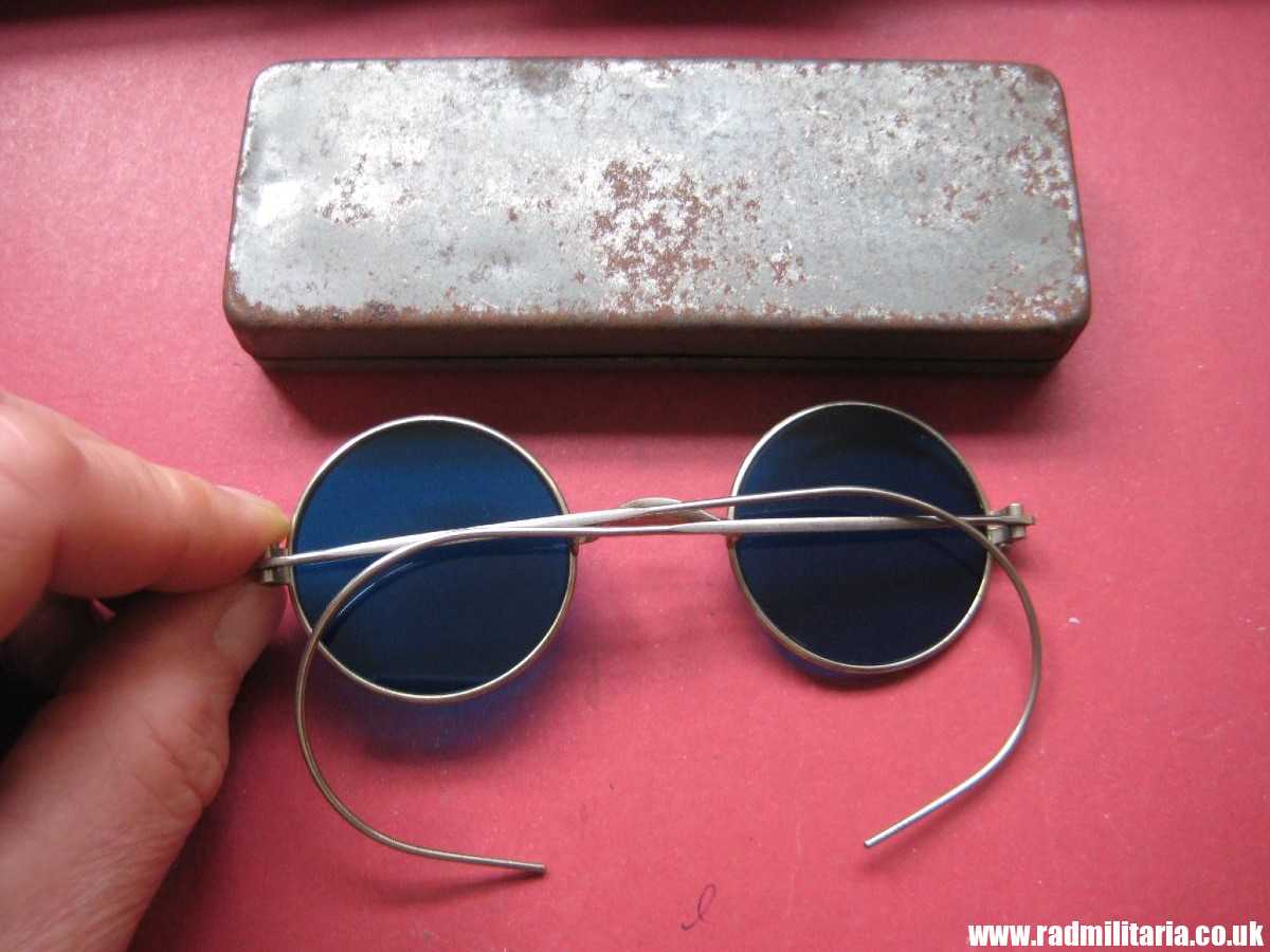& original WW2 German Army GLASSES with BOX - FLAK Schw. Brille grun - rare set !! - Image 19