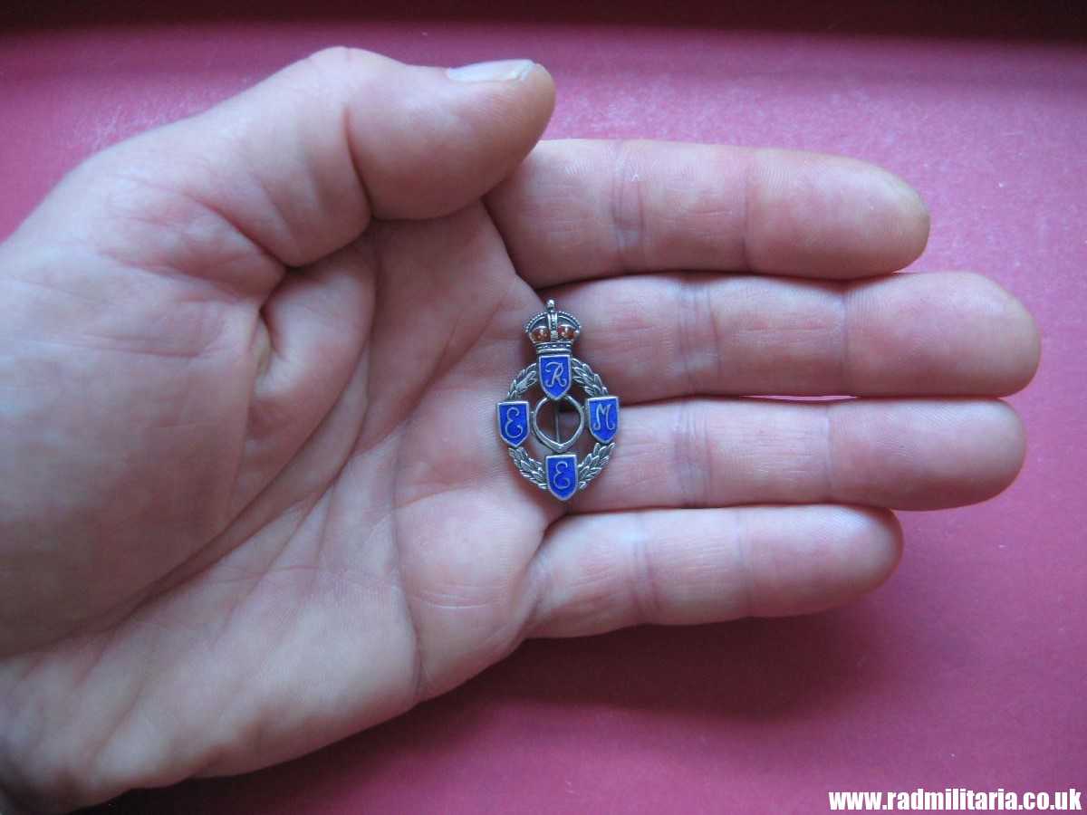 & WW2 British enamel BADGE - REME: Royal Electrical Mechanical Engineers, sterling silver. - Image 11