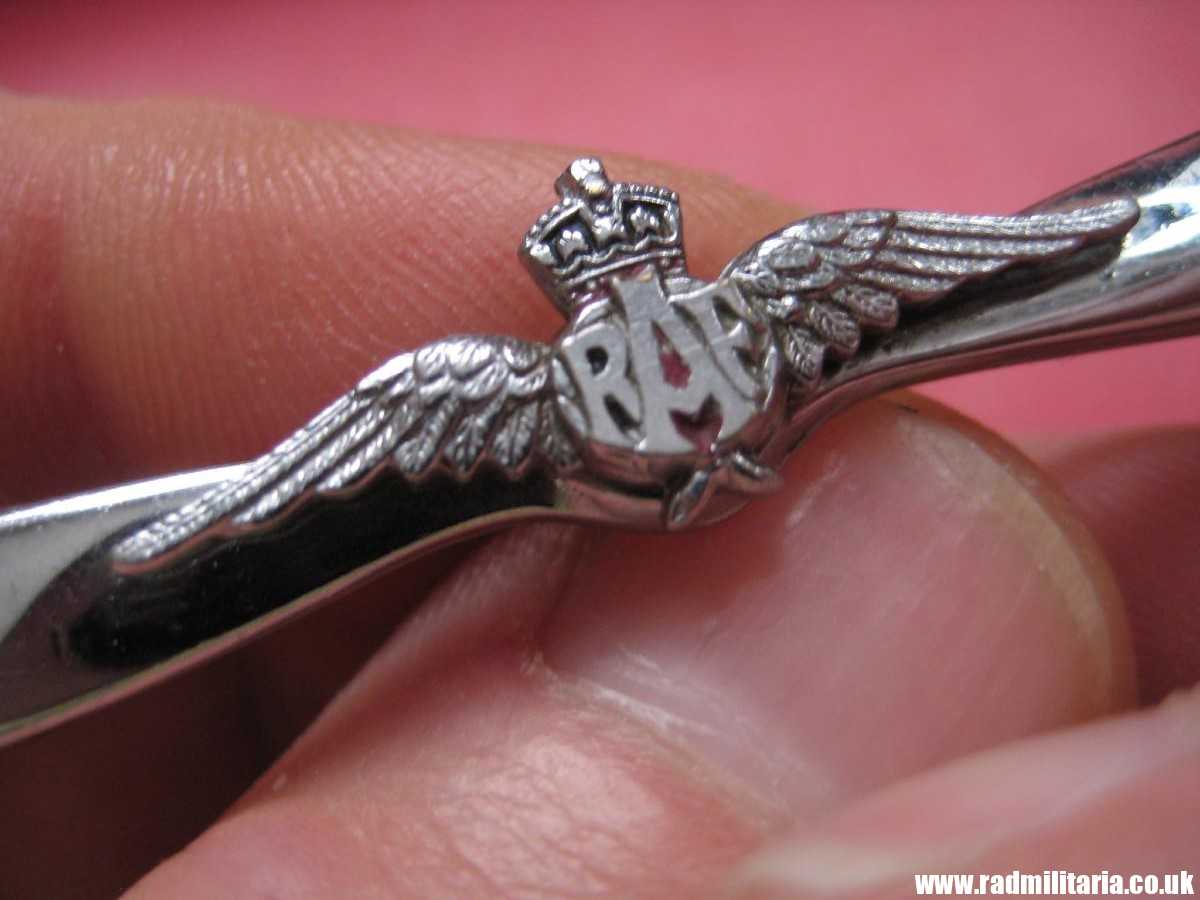 & original WW2 Royal Air Force RAF BADGE sweetheart broche with maker mark: F.W.C&S Ltd - genuine !