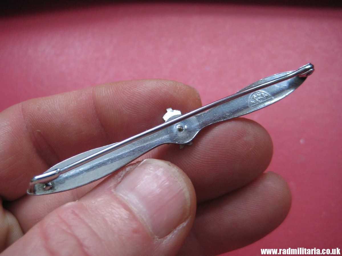 & original WW2 Royal Air Force RAF BADGE sweetheart broche with maker mark: F.W.C&S Ltd - genuine ! - Image 3