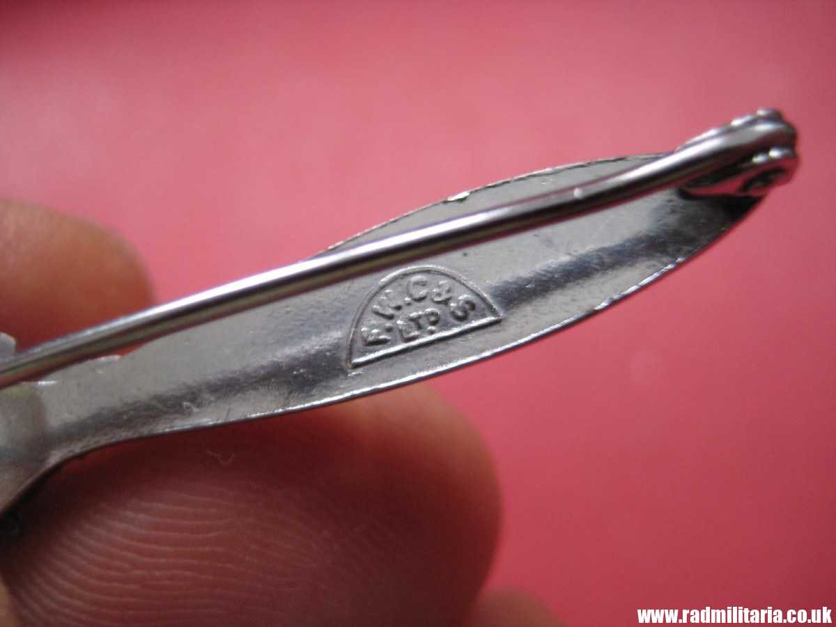 & original WW2 Royal Air Force RAF BADGE sweetheart broche with maker mark: F.W.C&S Ltd - genuine ! - Image 4