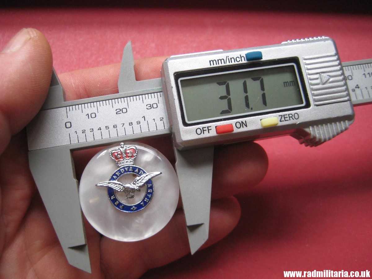 & original post 1952 Royal Air Force RAF small BADGE - sweetheart broche - genuine. - Image 9