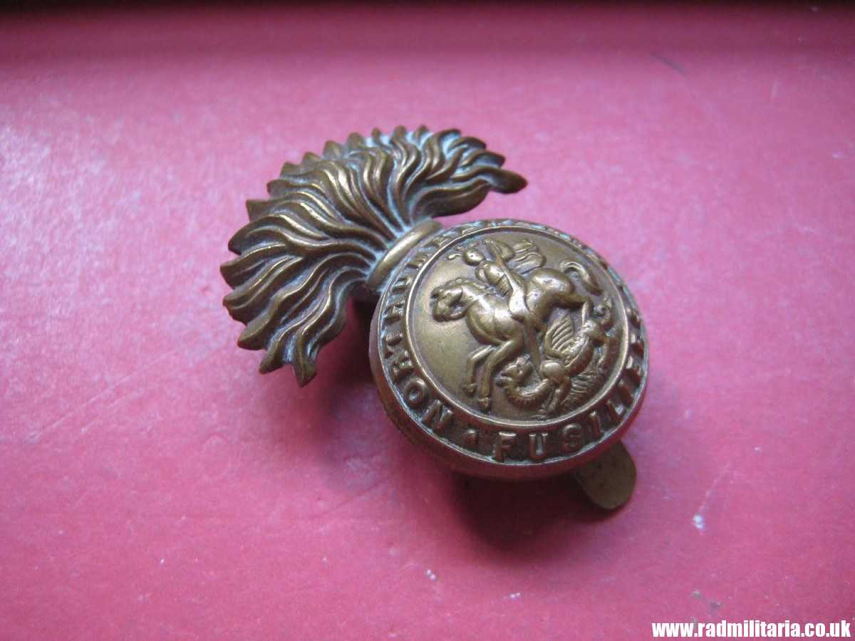 & WW1/WW2 Northumberland Fusiliers Regiment CAP BADGE, original badge in good condition. - Image 3