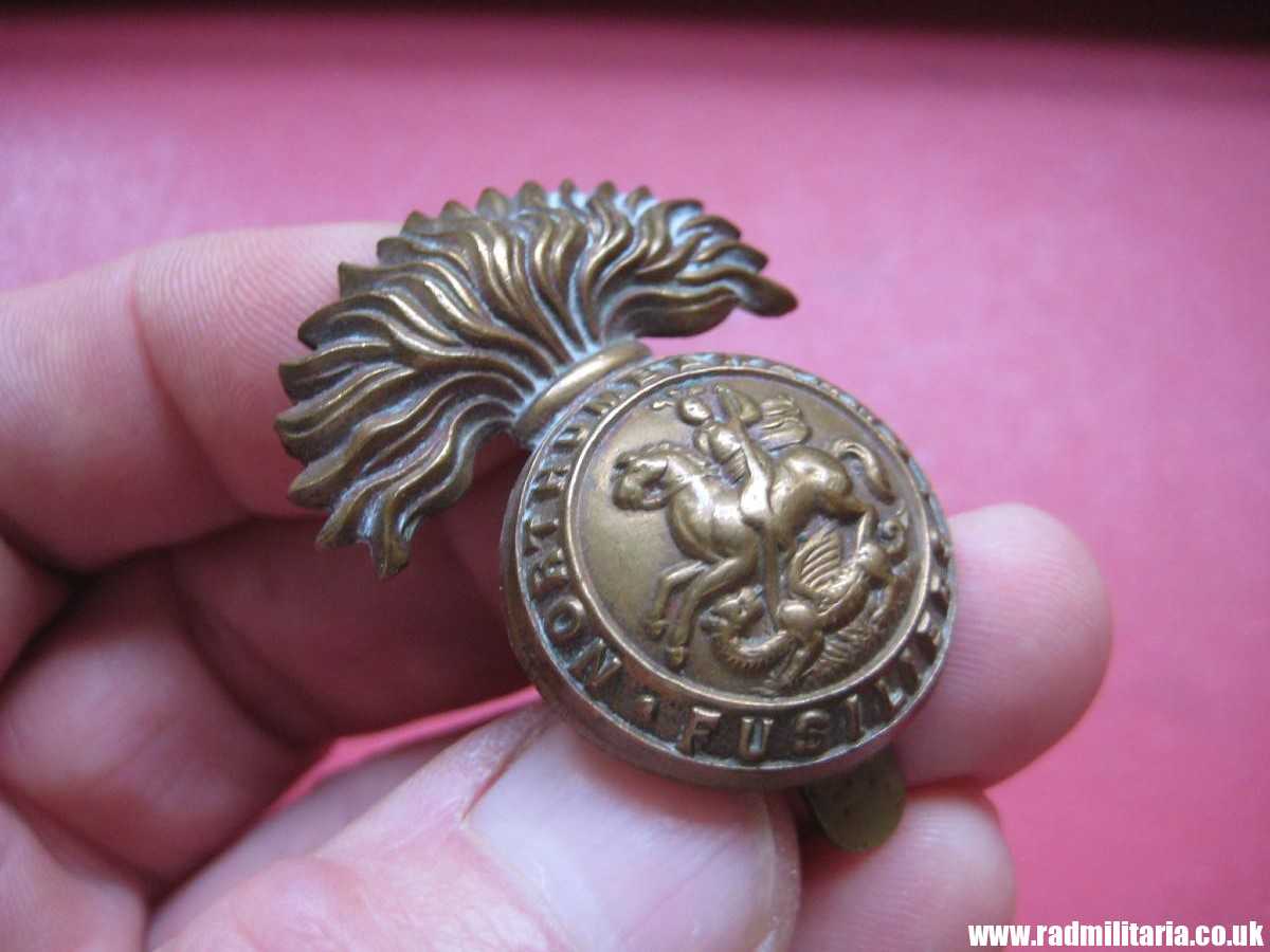 & WW1/WW2 Northumberland Fusiliers Regiment CAP BADGE, original badge in good condition. - Image 10