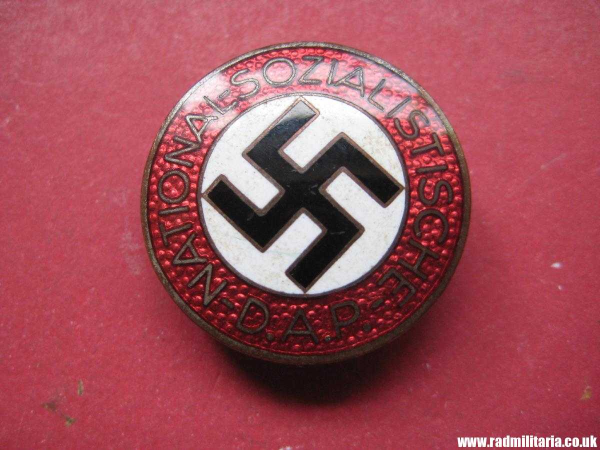 & WW2 German NSDAP enamel membership BADGE marked: RZM M1/8 - very good/perfect condition. - Image 4