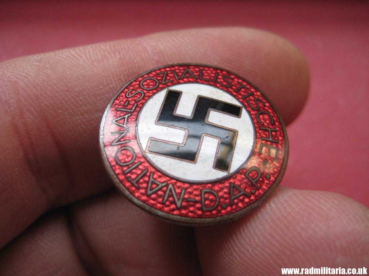 & WW2 German NSDAP enamel membership BADGE marked: RZM M1/8 - very good/perfect condition. - Image 2