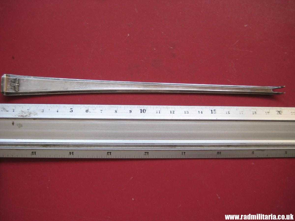 *R* & WW2 genuine solid silver LOBSTER PICK from private dining wagon no. 10 242. marked: DR 242 - 3rd REICH CUTLERY maker: Bruckmann & Sohne. Rare !!! - Image 7