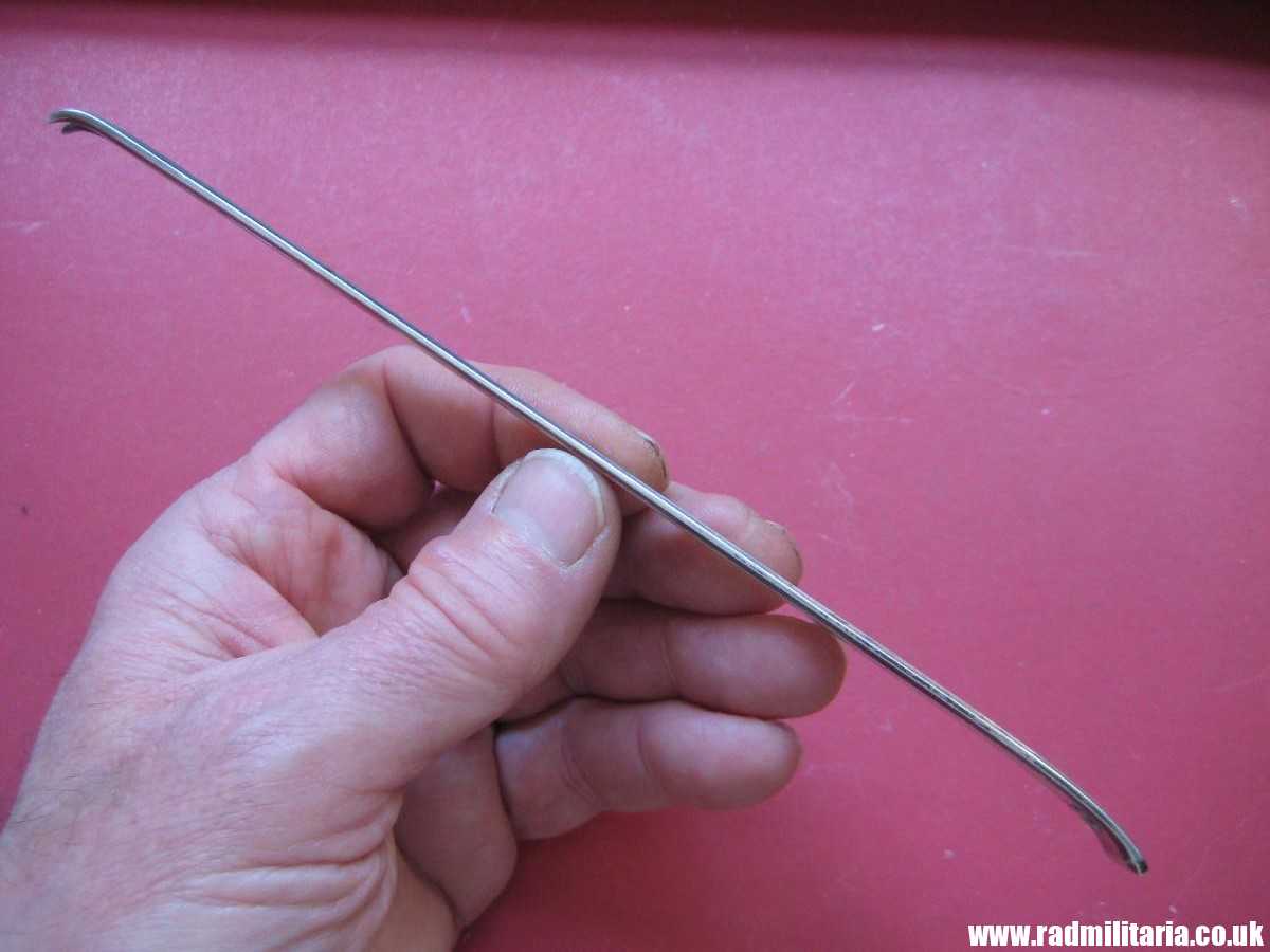 *R* & WW2 genuine solid silver LOBSTER PICK from private dining wagon no. 10 242. marked: DR 242 - 3rd REICH CUTLERY maker: Bruckmann & Sohne. Rare !!! - Image 10