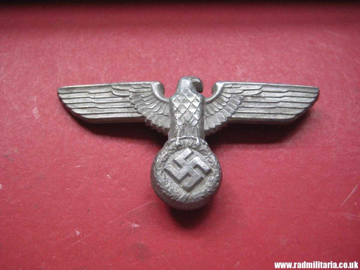 & WW2 Nazi German NSDAP eagle BADGE - zinc Cap Badge, marked: RZM M1/72 - very good condition.