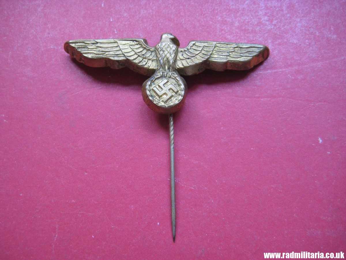 & original German KRIEGSMARINE EAGLE BADGE - gilded brass CAP BADGE in very good condition. - Image 2