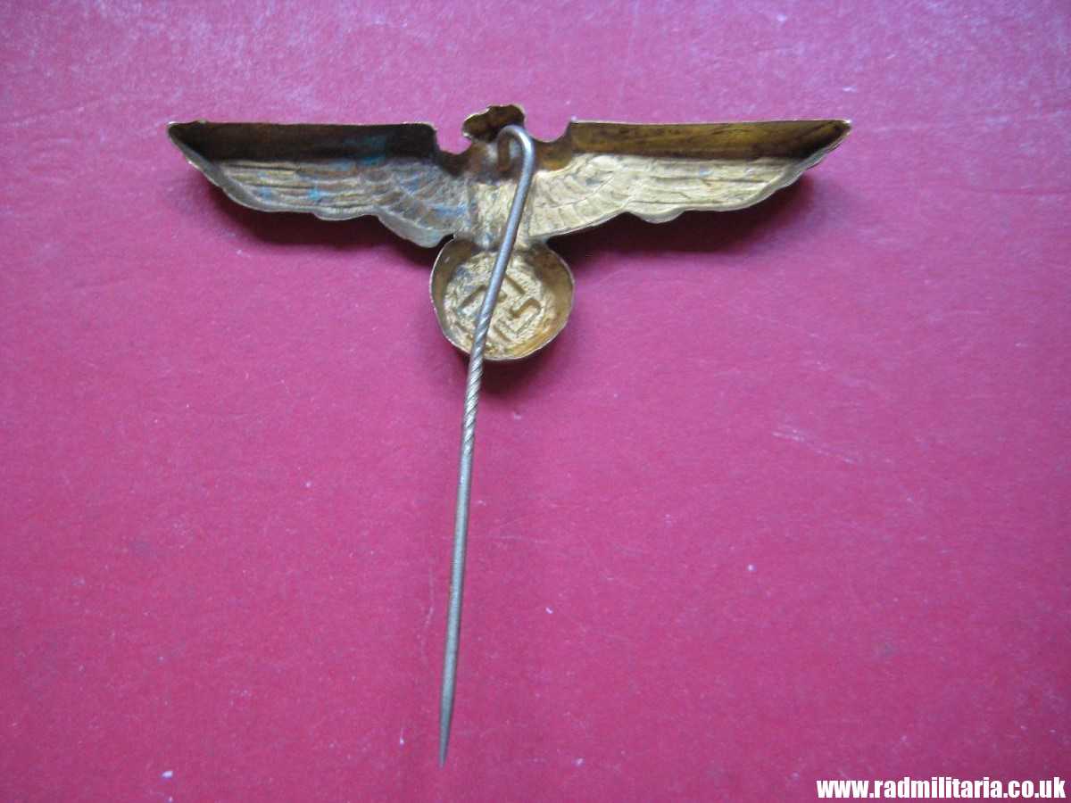 & original German KRIEGSMARINE EAGLE BADGE - gilded brass CAP BADGE in very good condition. - Image 3