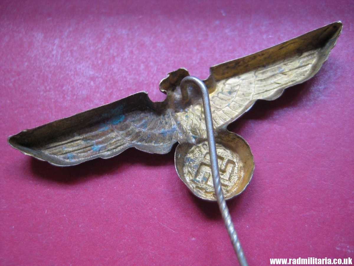 & original German KRIEGSMARINE EAGLE BADGE - gilded brass CAP BADGE in very good condition. - Image 6