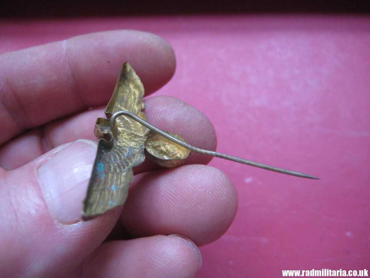& original German KRIEGSMARINE EAGLE BADGE - gilded brass CAP BADGE in very good condition. - Image 9
