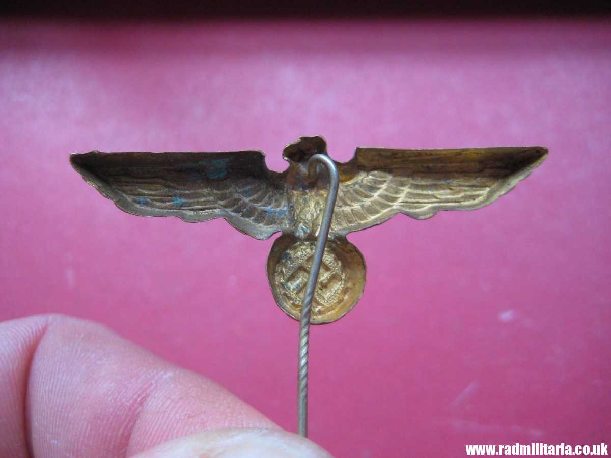 & original German KRIEGSMARINE EAGLE BADGE - gilded brass CAP BADGE in very good condition. - Image 12