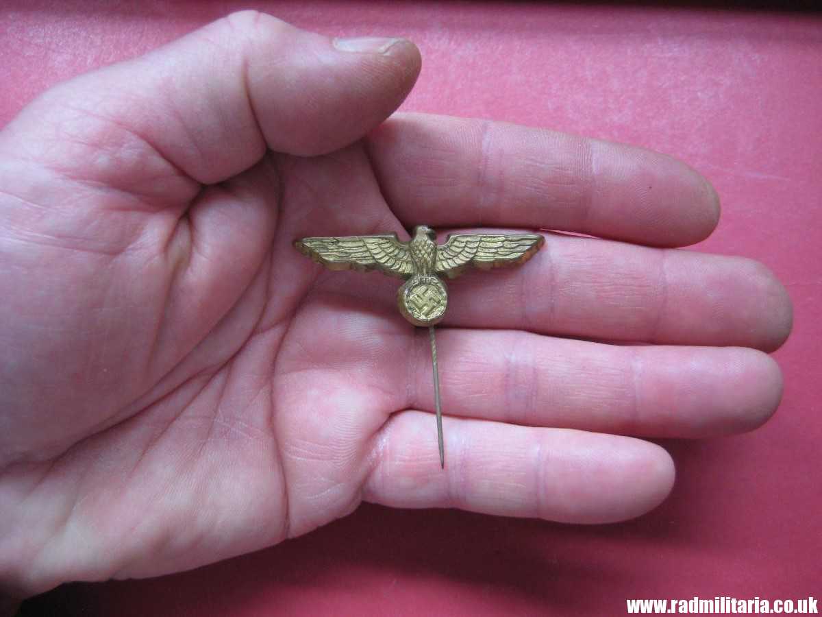 & original German KRIEGSMARINE EAGLE BADGE - gilded brass CAP BADGE in very good condition. - Image 13