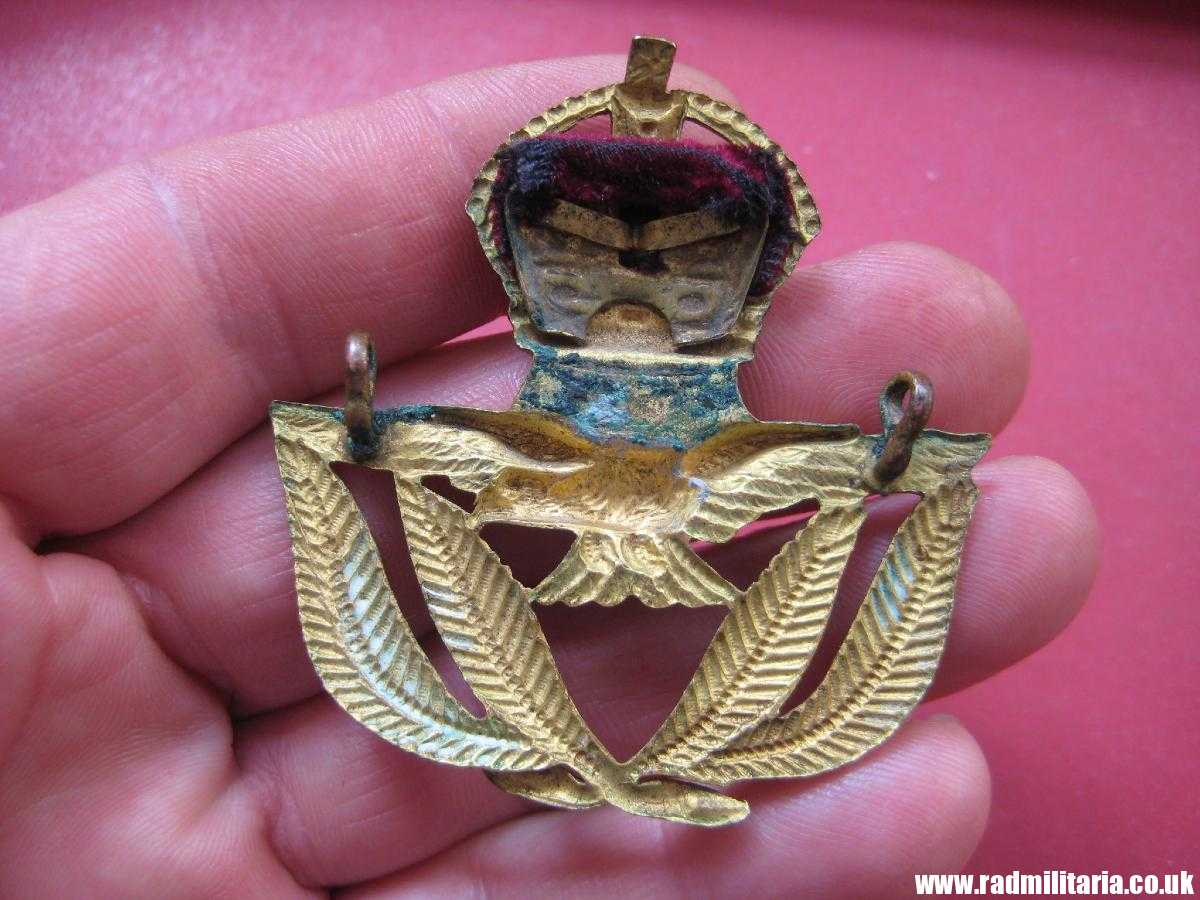 & WW2 Royal Air Force Service CAP BADGE original RAF warrant officer badge, original. - Image 10
