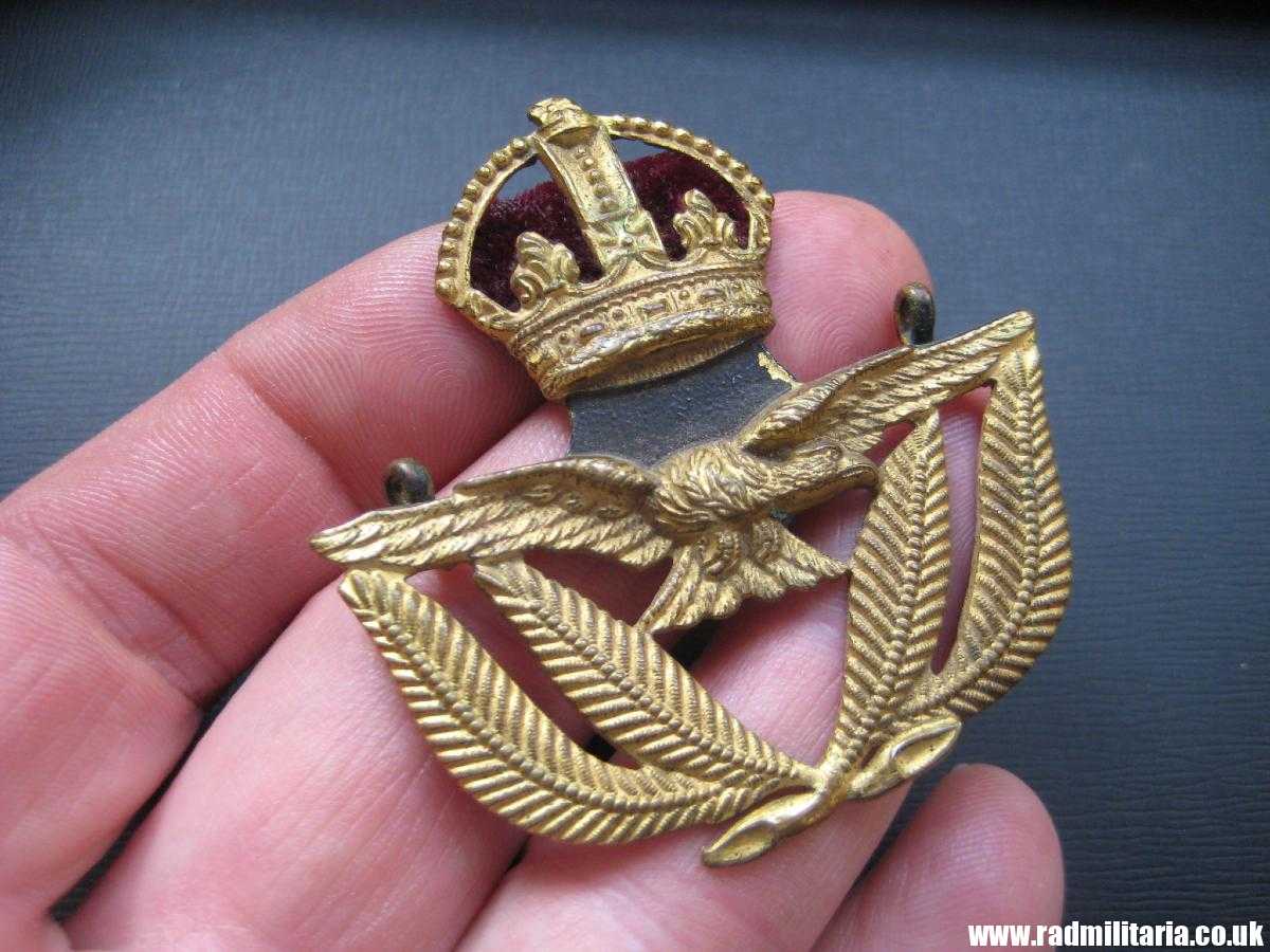 & WW2 Royal Air Force Service CAP BADGE original RAF warrant officer badge, original. - Image 2